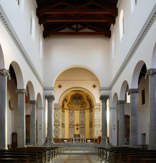 Fotografía de la Basílica de San Anselmo en Roma, al ampliar la imagen se aprecia el Cirial, también al lado sur del templo