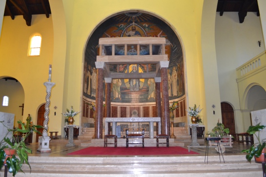 Cirial en el Altar mayor del templo Catedral Linares (Costado Izquierdo de la Imagen)